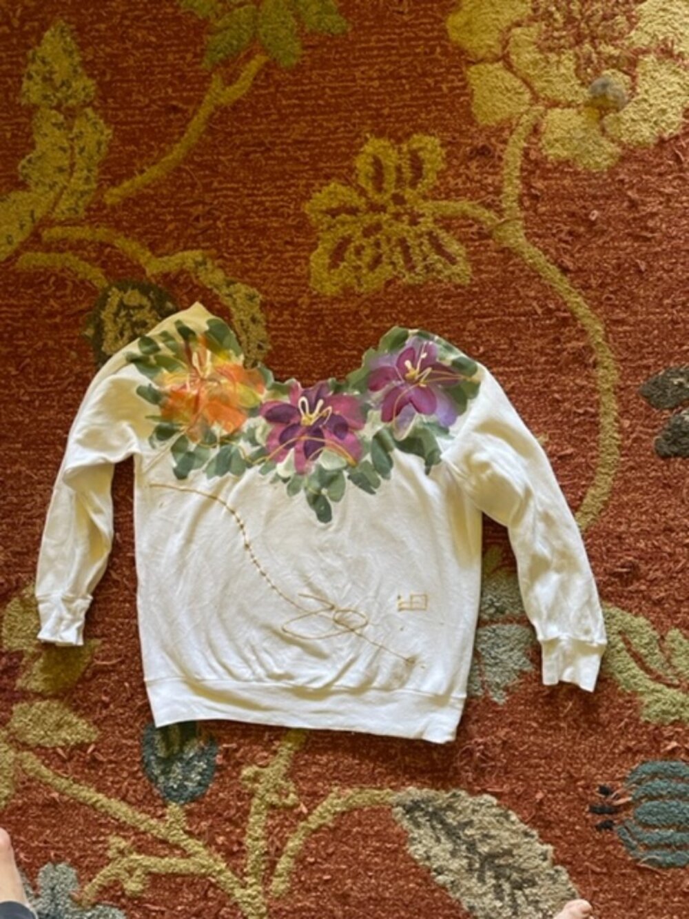 70s/80s unique hand painted floral sweatshirt, L, beautiful, worn twice.